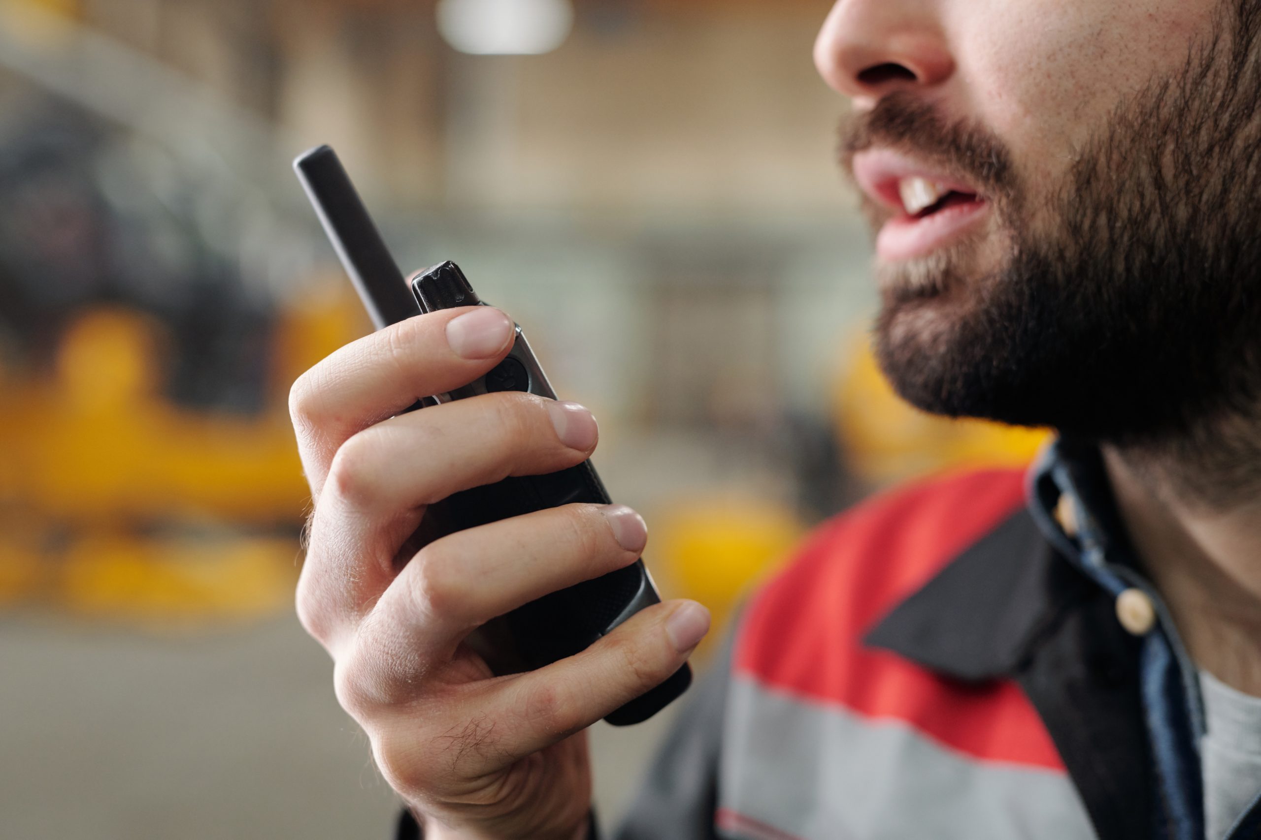 ¿Quiénes utilizan los sistemas de radiocomunicaciones?